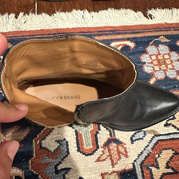 Lucky Brand Black Leather Booties size 8.5 - Picture 5 of 6